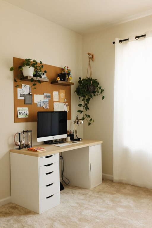 Consejos prácticos para un espacio de trabajo en casa eficiente y cómodo